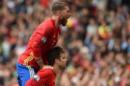 Sergio Ramos e Piqué juntos pela seleção espanhola