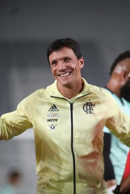 Zé Ricardo está feliz da vida com o momento do Flamengo