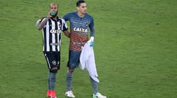 Botafogo 1 x 0 Bahia: as imagens do duelo no Nilton Santos