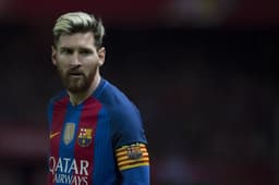 2016/2017: Quem ficou com a Chuteira de Ouro esse ano foi Lionel Messi, com 37 gols