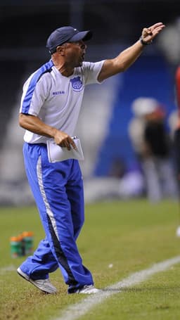 Sampaoli começou a ganhar destaque na América do Sul em 2010, quando dirigiu o Emelec na Libertadores daquele ano<br>