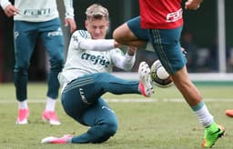 Róger Guedes durante treino do Palmeiras