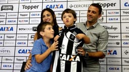 Depois de sair do Botafogo, Montillo confirmou que vai retornar aos gramados em 2018 e seu destino deve ser novamente o Glorioso