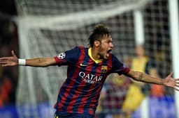 Segundo o blogueiro do LANCE!, Marcelo Bechler, Neymar já aceitou a proposta do PSG. O Barcelona. O clube francês aceitou pagar a alta multa de rescisão do jogador, de 220 milhões de euros (R$ 812 milhões)).