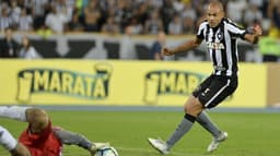 Botafogo goleou o Atlético-MG por 3 a 0 e avançou para às semifinais. Veja uma galeria de fotos