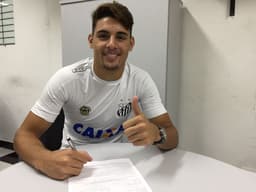 Yuri Alberto assinou contrato nesta sexta-feira