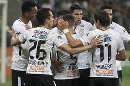 Timão abriu dez pontos ao vencer o Palmeiras, na 13ª rodada
