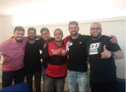 Diego Costa assistiu à vitória do Flamengo sobre o Botafogo no Maracanã
