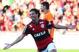 Flamengo 2 x 0 Atlético-PR: as imagens na Ilha do Urubu