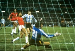 Na Copa de 1978, o Brasil dependia que a Argentina não goleasse o Peru para ir à final. Mas amargou a eliminação