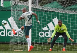 Felipe Melo e Jailson em jogo-treino do Palmeiras