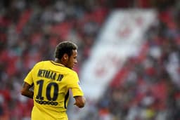 Neymar - Sempre agudo pelo lado esquerdo do ataque, não foi decisivo contra o Dijon, mas estava sempre presente nas jogadas mais perigosas do PSG.