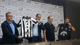 Botafogo apresentou o novo patrocínio (Foto: Felippe Rocha)
