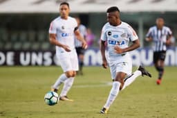 Rodrygo estreou no time profissional do Santos no sábado, contra o Atlético-MG