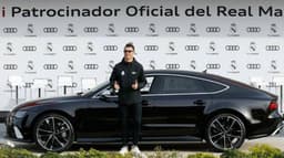 Cristiano Ronaldo escolheu um RS7 per 4.0 TFSI. O carro do astro vai de 0 a 100km em apenas 4 segundos e está avaliado em 152 mil euros, cerca de 582 mil reais