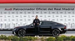 O craque português Cristiano Ronaldo escolheu um RS7 per 4.0 TFSI. O carro do astro vai de 0 a 100km em apenas 4 segundos e está avaliado em 152 mil euros, cerca de 582 mil reais