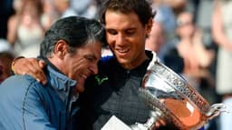 Toni Nadal é homenageado em Roland Garros