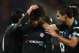 Willian - Foi titular, marcou um gol e comandou a vitória do Chelsea, fora de casa, sobre o Huddersfield
