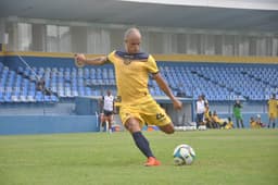 Aos 37 anos e com passagens pelo futebol europeu, o atacante Júlio César espera desbancar o São Paulo na Copa do Brasil