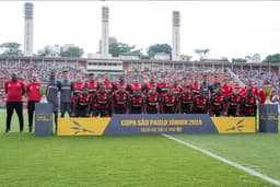 A Copa São Paulo de Futebol Júnior foi disputada pela primeira vez em 1969. A edição deste ano, a 49ª da história, foi conquistada pelo Flamengo nesta quinta-feira, após vitória por 1 a 0 sobre o São Paulo na decisão. Agora, o Rubro-Negro tem quatro títulos (1990, 2011, 2016 e 2018 [foto]).