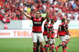Que venha o Botafogo! O Flamengo conseguiu o gol nos últimos minutos, venceu o Nova Iguaçu neste domingo no Mané Garrincha, e terá o rival na semifinal da Taça Guanabara. O único gol da partida saiu com Rhodolfo, que acertou um chutaço de fora da área. O zagueiro recebeu a melhor nota em Brasília. Veja, abaixo, as notas do LANCE! (avaliações por Vinicius Faustini).