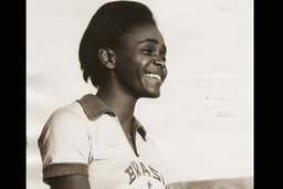 Aída dos Santos, atleta do salto em altura, foi a primeira mulher brasileira a disputar uma final olímpica. Foi na edição de Tóquio, em 1964.