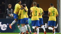 A Seleção Brasileira fará dois amistosos antes da Copa: contra Croácia (3 de junho, no Anfield, em Liverpool) e Áustria (7 de junho, no estádio&nbsp;Ernst Happel, em Viena)