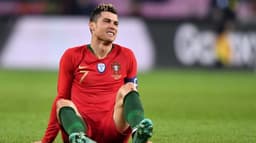Olha o Cristiano Ronaldo não acreditando na derrota de 3 a 0 de Portugal para a Holanda
