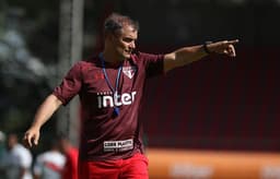 Aguirre comanda treino no São Paulo
