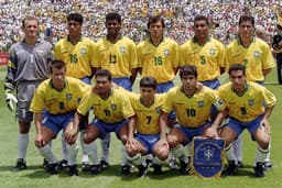 A preparação para o Mundial de 1994 foi encerrada com um 4 a 0 sobre El Salvador. Gols de Romário, Bebeto, Zinho e Raí