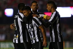Imagens de São Paulo 3 x 2 Botafogo