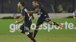 O Vasco foi derrotado por 2 a 1 para o Botafogo, neste sábado, em São Januário. O gol vascaíno foi marcado pelo jovem volante Andrey, que foi um dos poucos destaques do time. Confira as atuações pelo repórter David Nascimento: