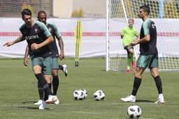 Cristiano Ronaldo e seus companheiros treinaram em Kratovo antes de embarcar para Moscou