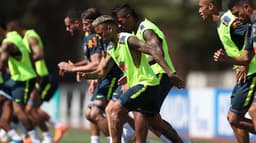 Neymar participou normalmente de treino da Seleção