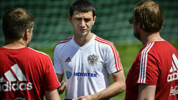 Dzagoev volta aos treinos na Rússia