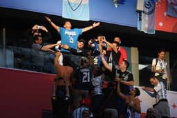 Maradona fez a festa após o triunfo argentino