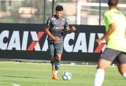 Anunciado em abril, Juninho vai disputar sua primeira partida como titular contra o Grêmio