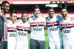 Kaká, Cueva e jogadores do São Paulo