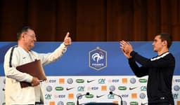 Griezmann aplaude o assessor da França