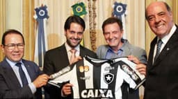 Botafogo e Caixa assinam novo contrato de patrocínio