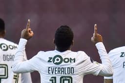 Everaldo - Deportivo Cuenca x Fluminense