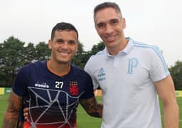 Vasco treinou no CT do Palmeiras e jogadores se reencontraram. Ramon e Prass atuaram juntos. Confira as fotos na galeria!