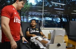 Rojas inicia recuperação no Reffis do CT da Barra Funda