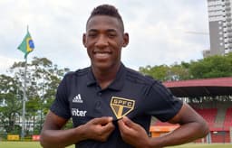 Lateral-esquerdo assinou contrato com o São Paulo até o fim de 2022