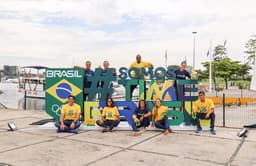 Cob inaugura letreiro do Time Brasil