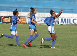 As meninas do Cruzeiro não seguraram o Taubaté em sua estreia no Brasileiro A2