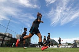 Imagens do treino da equipe feminina do Botafogo
