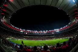O domínio do Flamengo nas arquibancadas em 2019 ganhou mais um capítulo na noite desta quarta-feira. Na derrota para o Peñarol por 1 a 0, no Maracanã, o Rubro-Negro levou 61.576 pagantes ao estádio, registrando um novo recorde no Brasil. A equipe carioca aparece em seis partidas no Top 10. Confira, a seguir, os dados válidos nesta temporada.