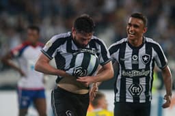 Confira a seguir a galeria especial do LANCE! com imagens da partida entre Botafogo x Bahia na noite desta quinta-feira