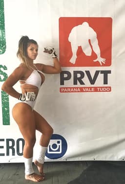 Jamila Sandora está invicta no MMA